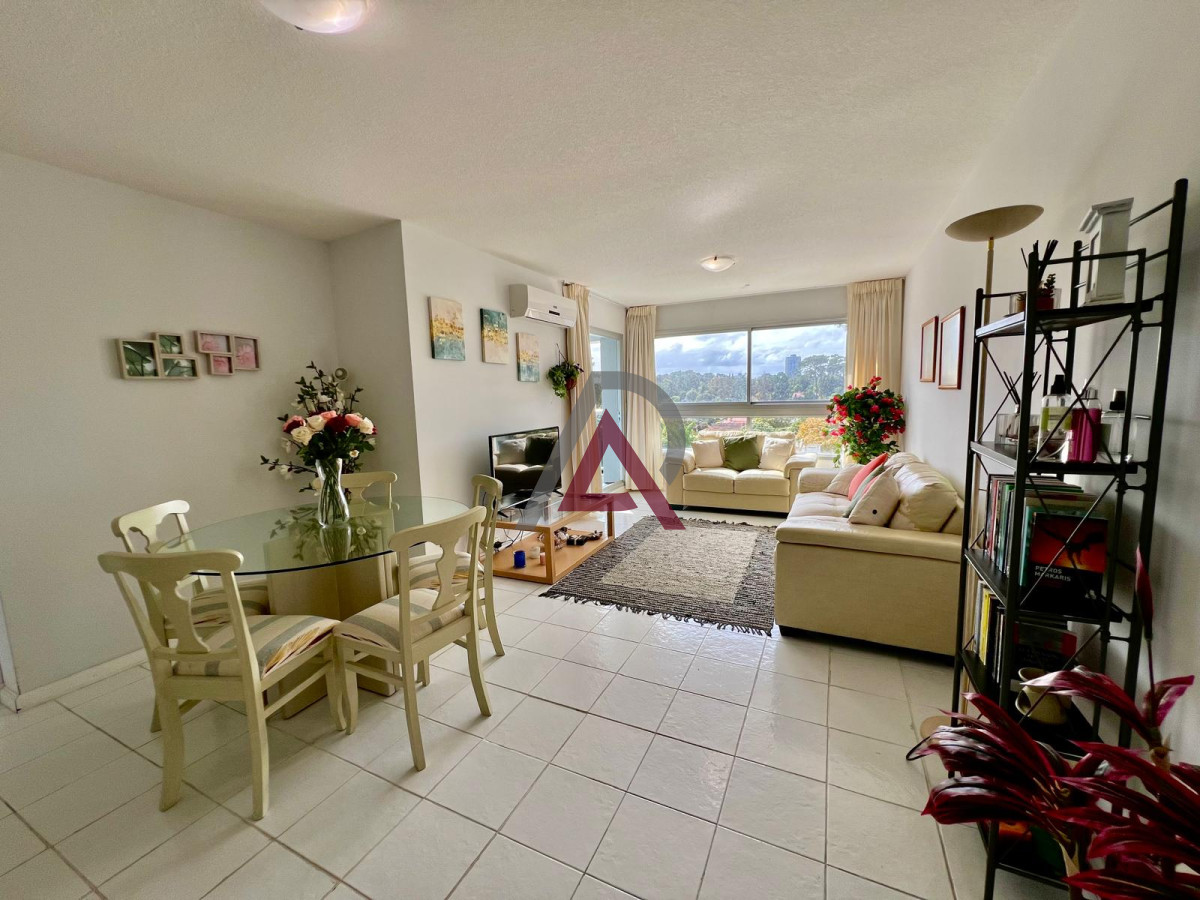 Apartamento ID.150 - Mansa, edificio con servicios. Parada 8.
