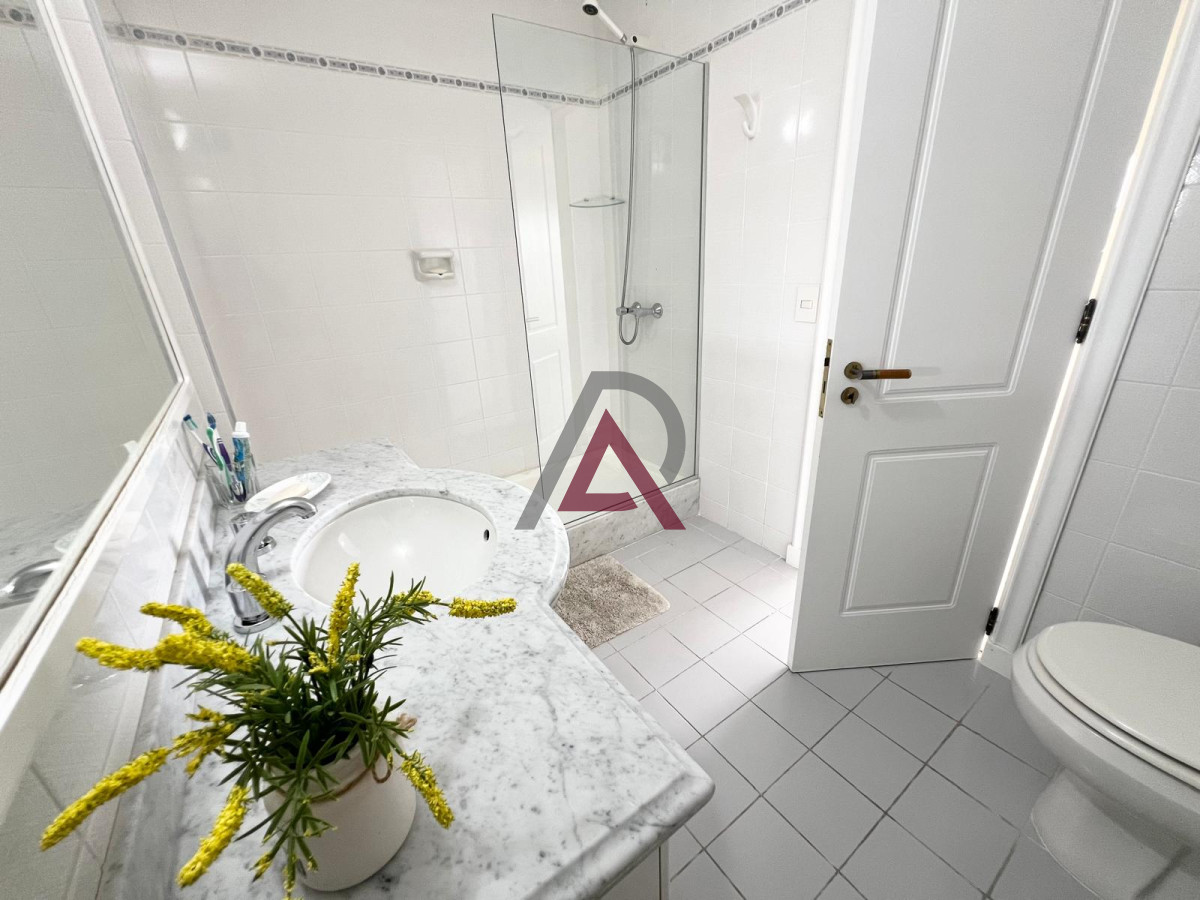 Apartamento ID.150 - Mansa, edificio con servicios. Parada 8.