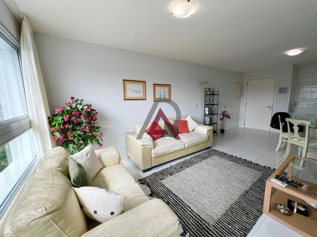 Apartamento ID.150 - Mansa, edificio con servicios. Parada 8.