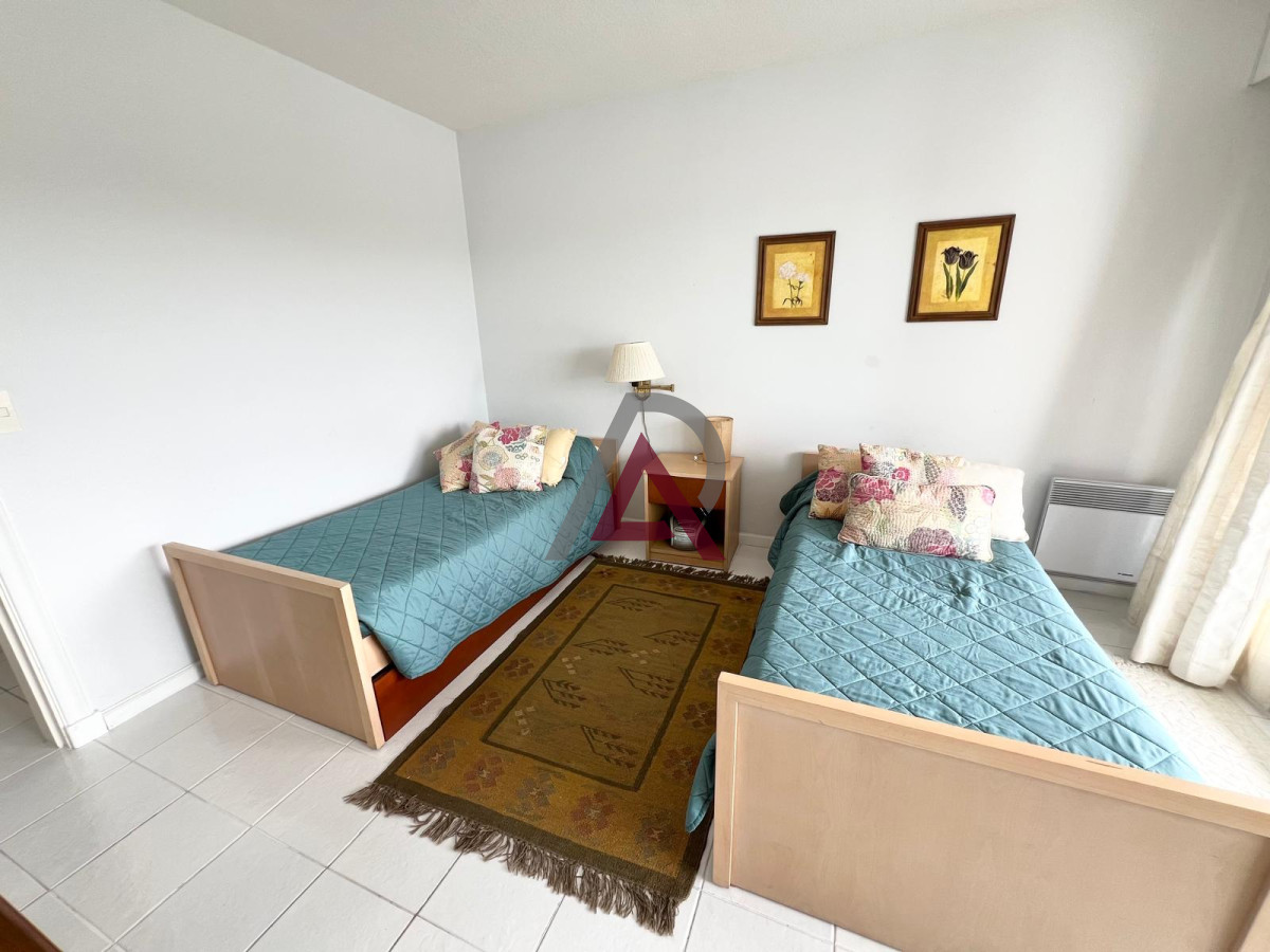 Apartamento ID.150 - Mansa, edificio con servicios. Parada 8.