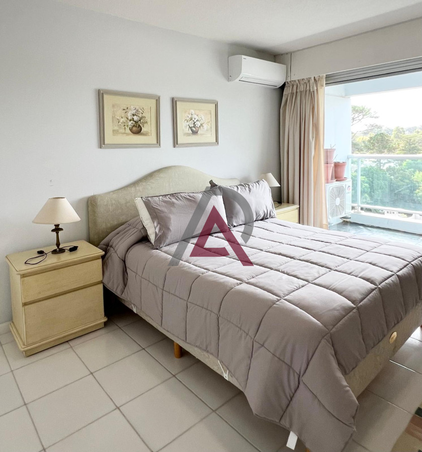Apartamento ID.150 - Mansa, edificio con servicios. Parada 8.