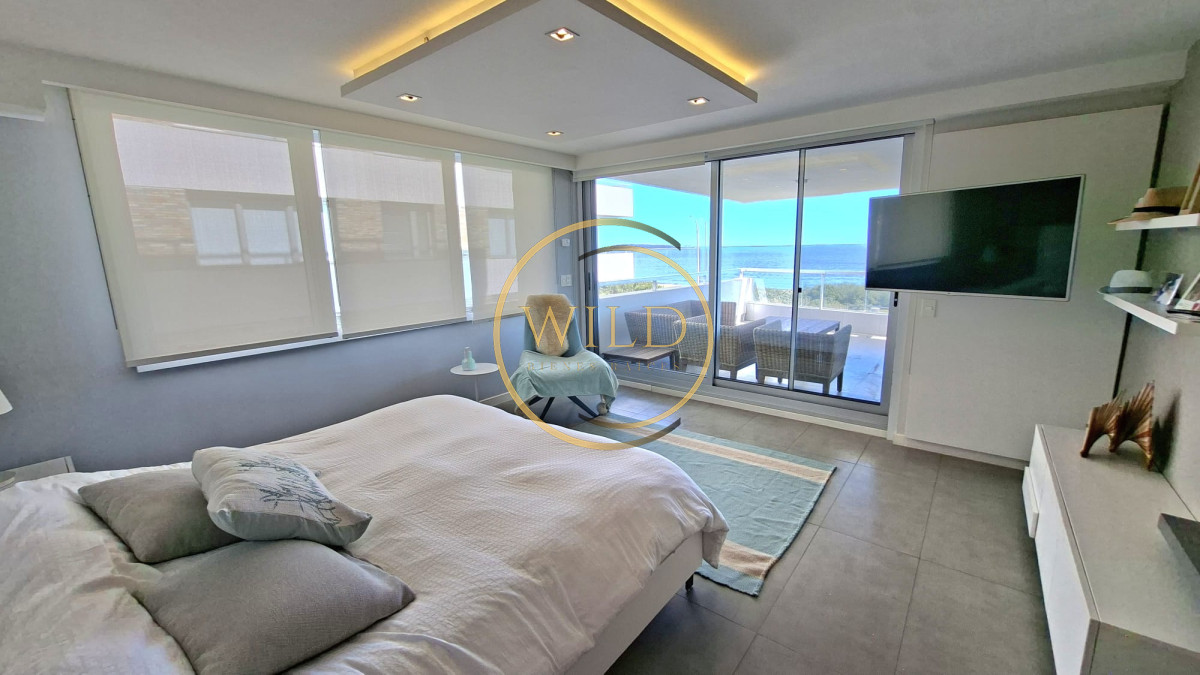 Apartamento ID.2549 - Excepcional plata en primera linea mansa 