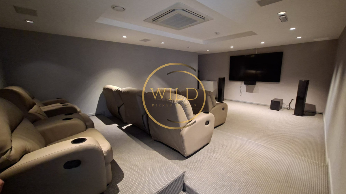 Apartamento ID.2549 - Excepcional plata en primera linea mansa 