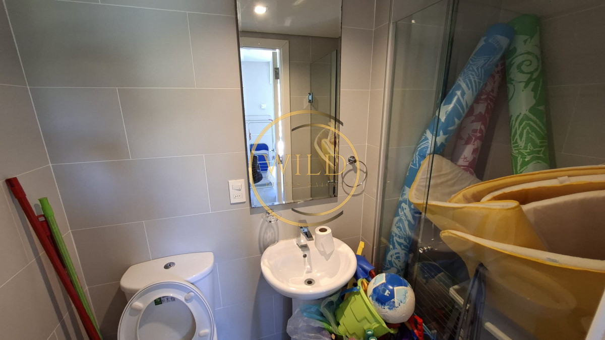 Apartamento ID.2549 - Excepcional plata en primera linea mansa 