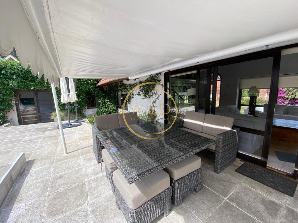 Casa ID.2572 - LUGANO 5 DORMITORIOS 4 BAÑOS