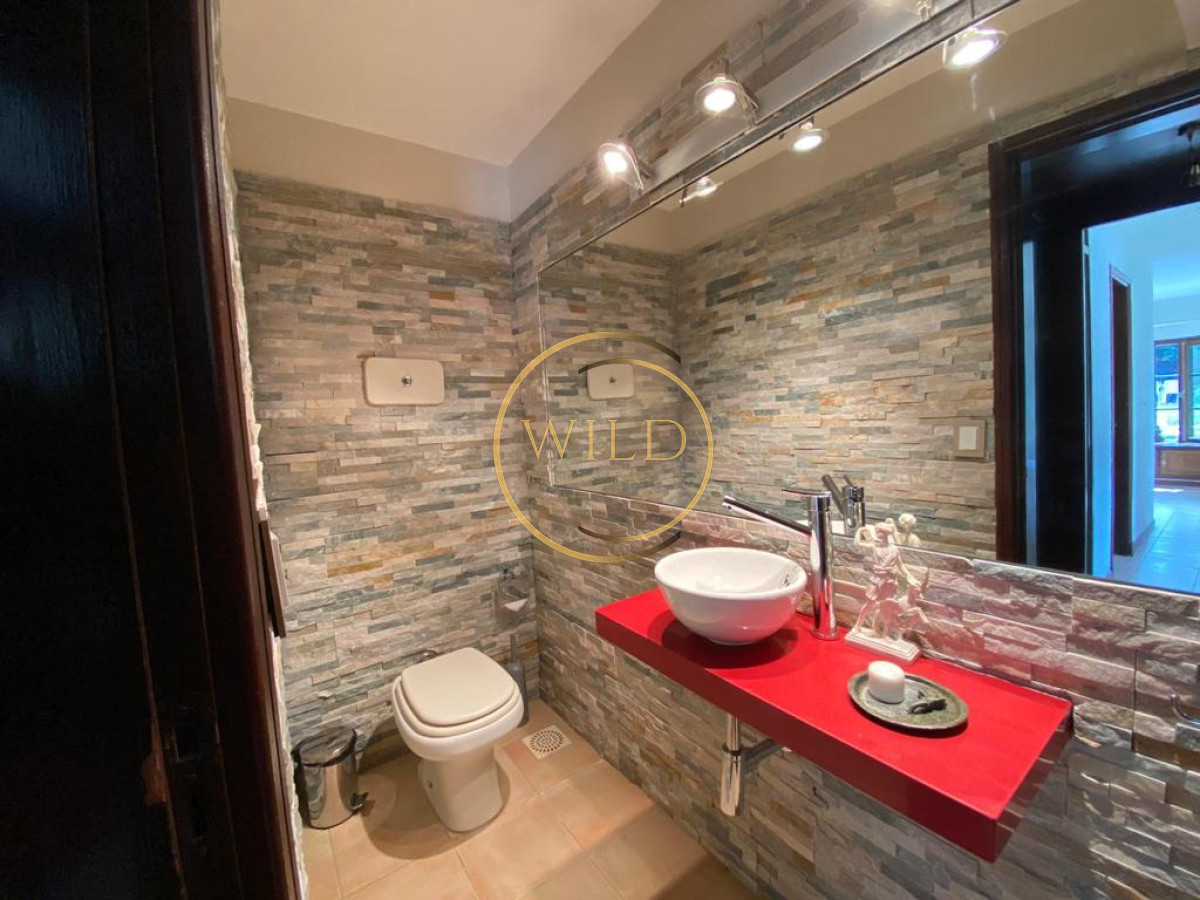 Casa ID.2572 - LUGANO 5 DORMITORIOS 4 BAÑOS