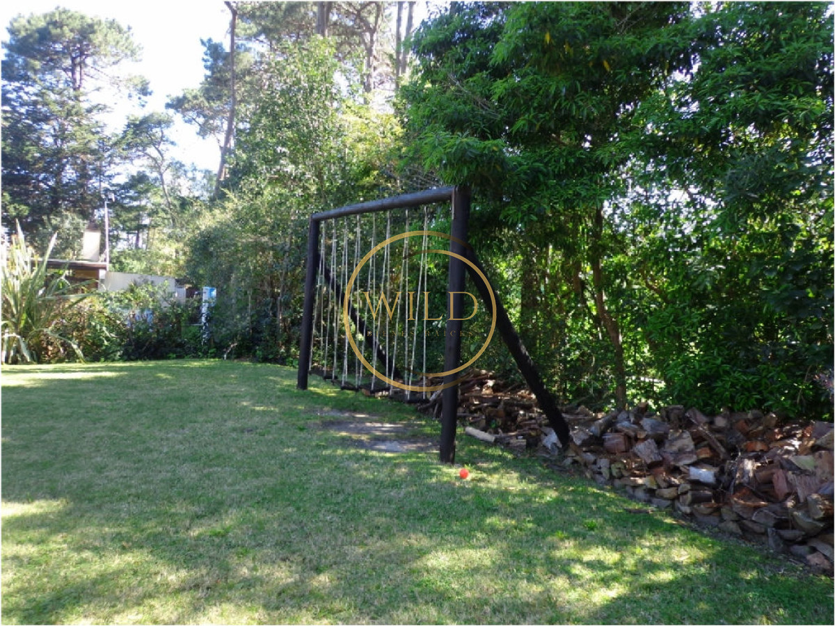 Casa ID.2572 - LUGANO 5 DORMITORIOS 4 BAÑOS