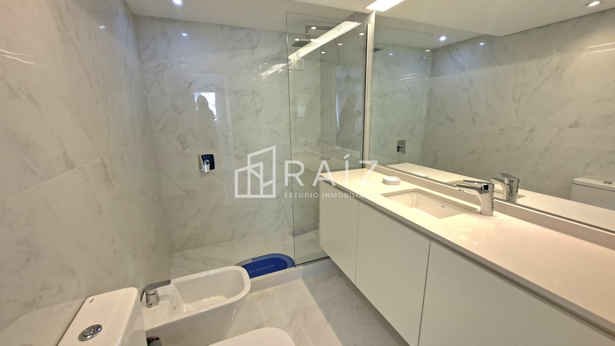 Apartamento ID.11762 - VENTA APARTAMENTO 3 DORMITORIOS PENINSULA