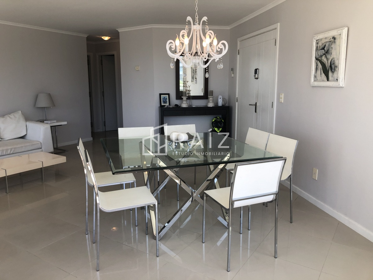 Apartamento ID.10393 - APARTAMENTO EN VENTA 3 DORMITORIOS + DEPENDENCIA BRAVA