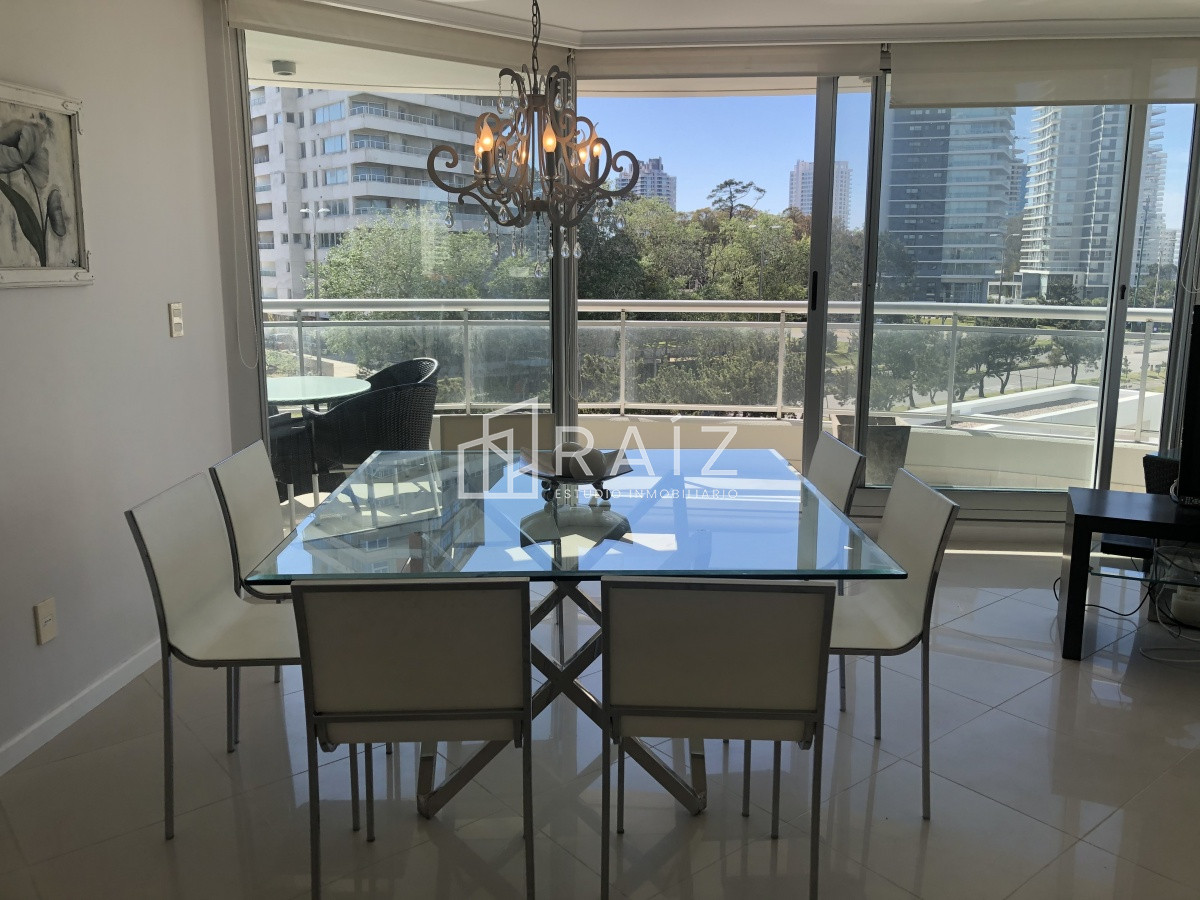 Apartamento ID.10393 - APARTAMENTO EN VENTA 3 DORMITORIOS + DEPENDENCIA BRAVA