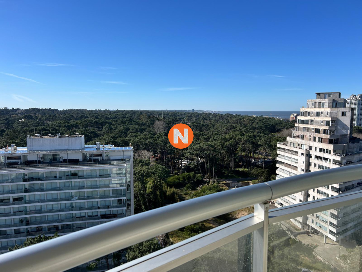 Apartamento Ref.224073 - apartamento en venta de 3 dormitorios 3 baños, zona shopping, punta del este