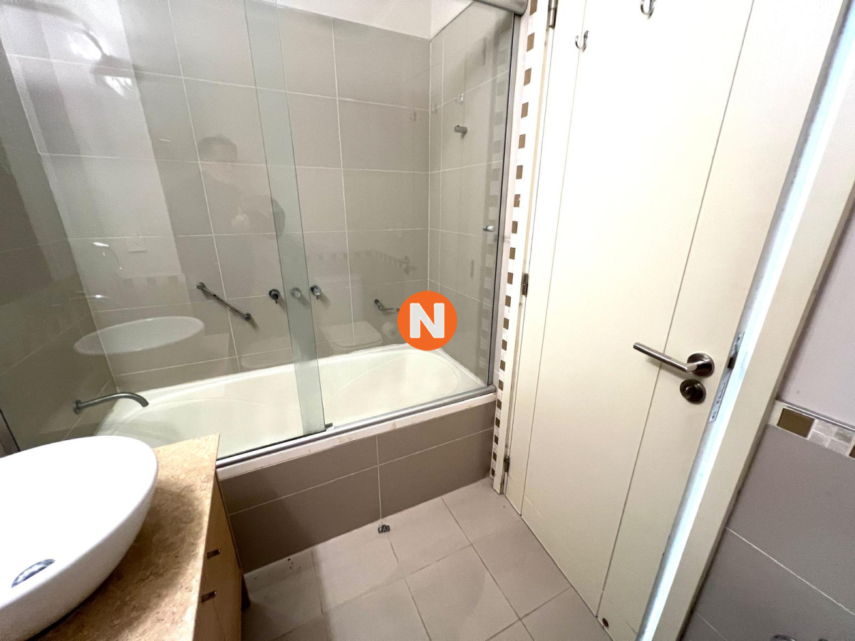 Apartamento Ref.224073 - apartamento en venta de 3 dormitorios 3 baños, zona shopping, punta del este