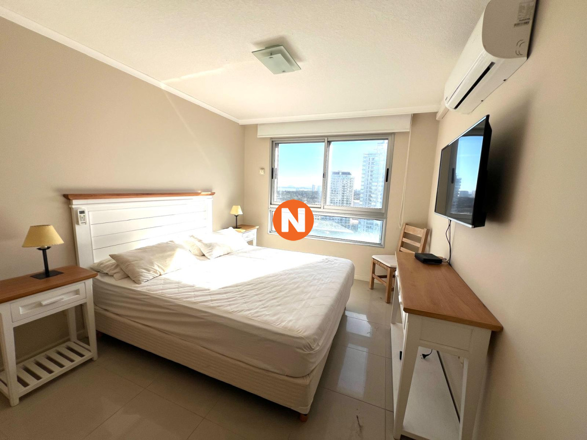 Apartamento Ref.224073 - apartamento en venta de 3 dormitorios 3 baños, zona shopping, punta del este