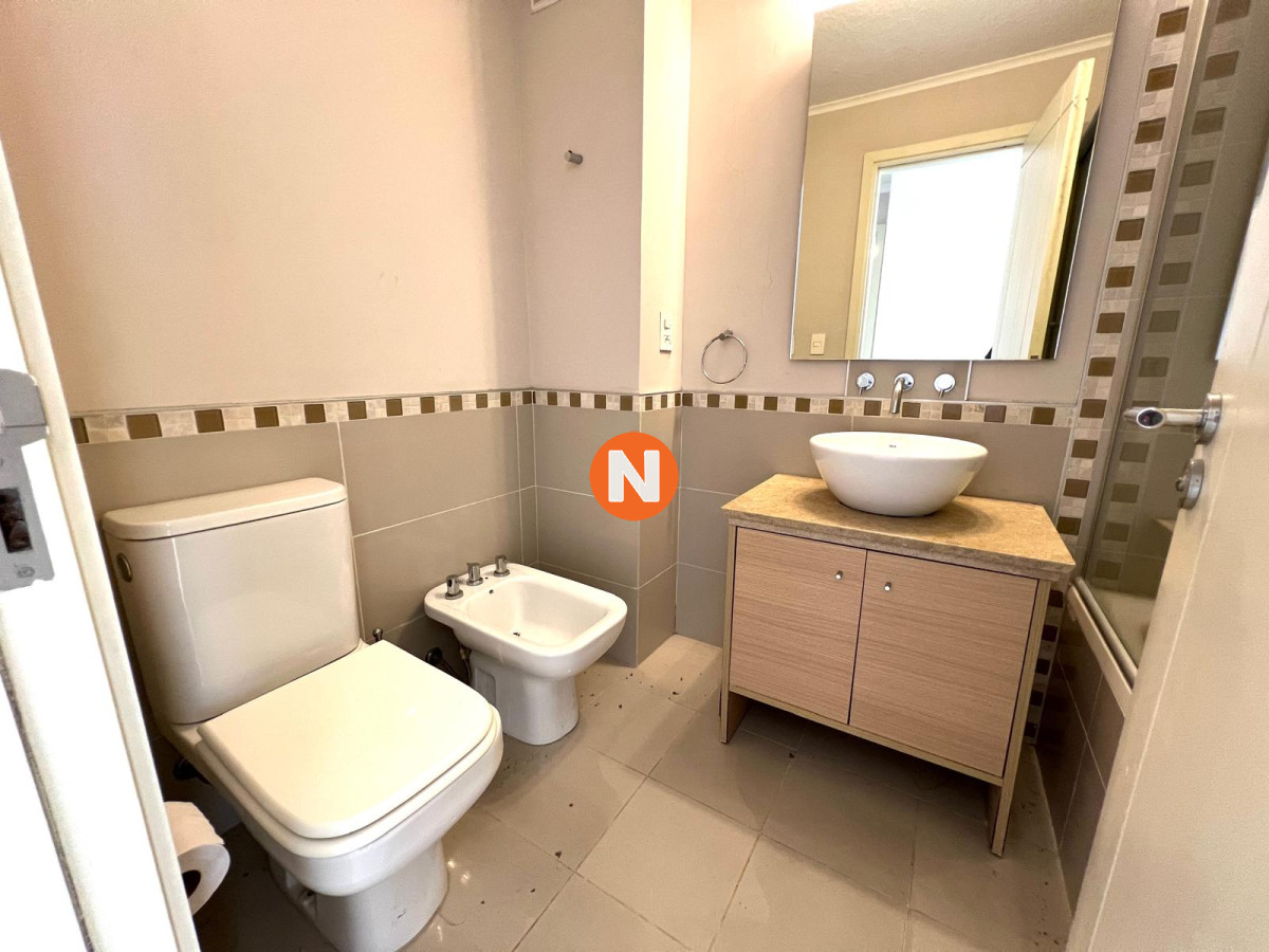 Apartamento Ref.224073 - apartamento en venta de 3 dormitorios 3 baños, zona shopping, punta del este
