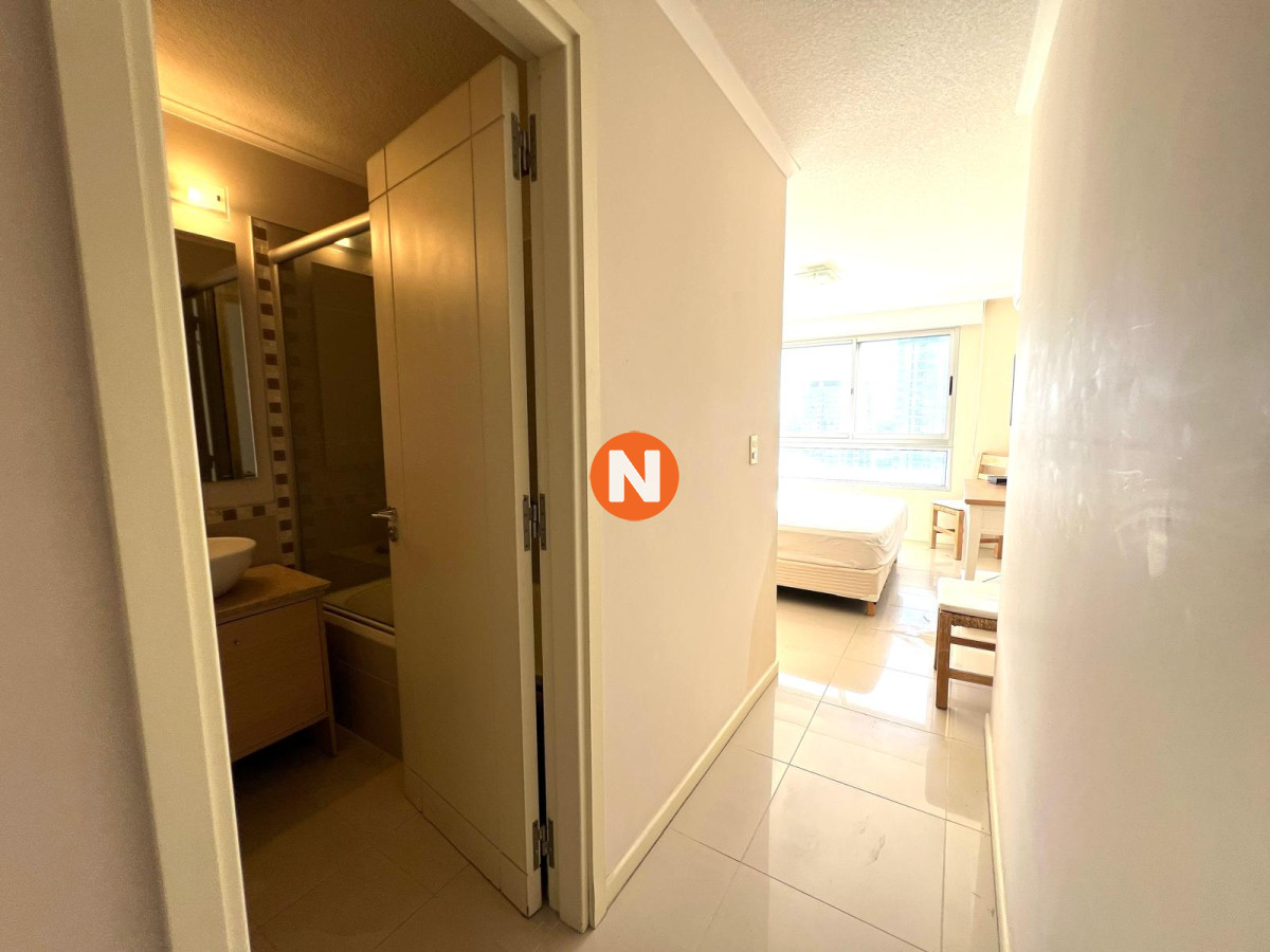 Apartamento Ref.224073 - apartamento en venta de 3 dormitorios 3 baños, zona shopping, punta del este