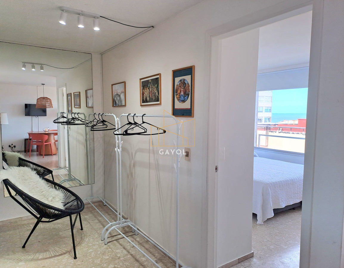 Apartamento ID.665 - Venta. Península, 1 dormitorio y medio garaje.