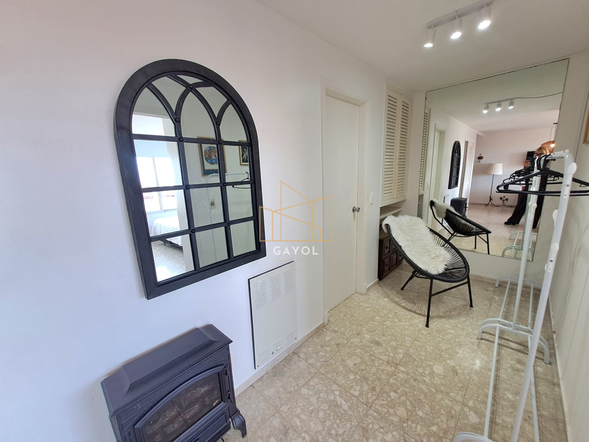 Apartamento ID.665 - Venta. Península, 1 dormitorio y medio garaje.