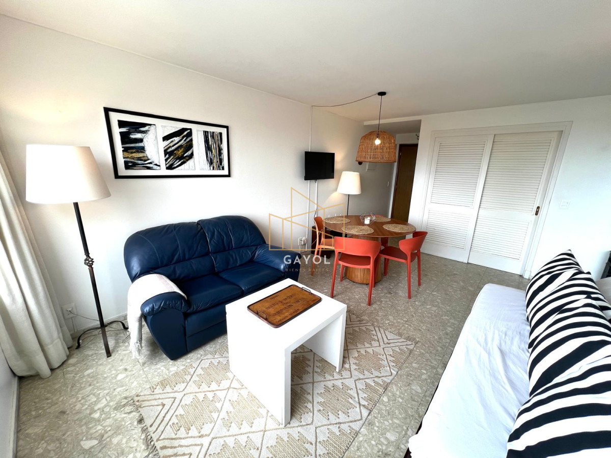 Apartamento ID.665 - Venta. Península, 1 dormitorio y medio garaje.