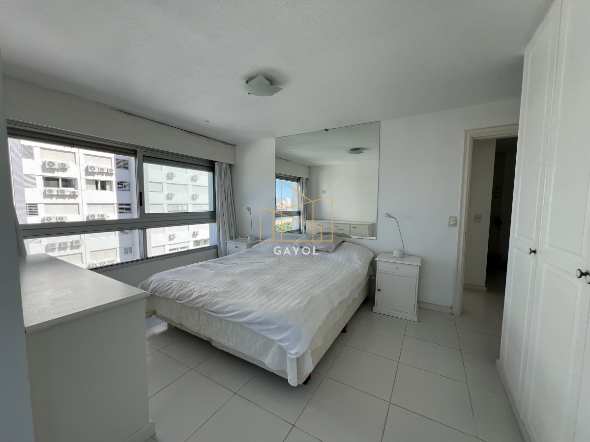 Apartamento ID.916 - apartamento en venta en playa mansa,  dos dormitorios dos baños, punta del este 