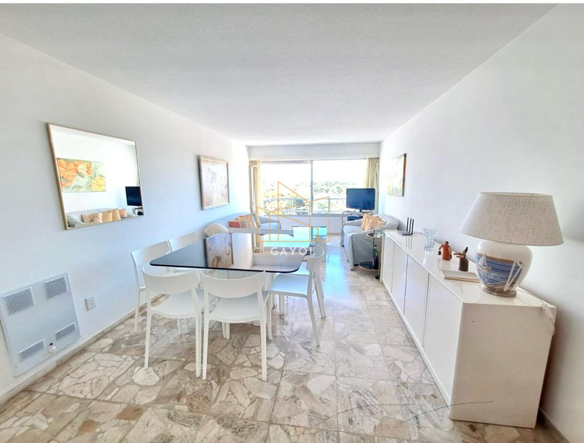 Apartamento ID.908 - En venta primera linea playa mansa apartamento de 2 dormitorios y medio