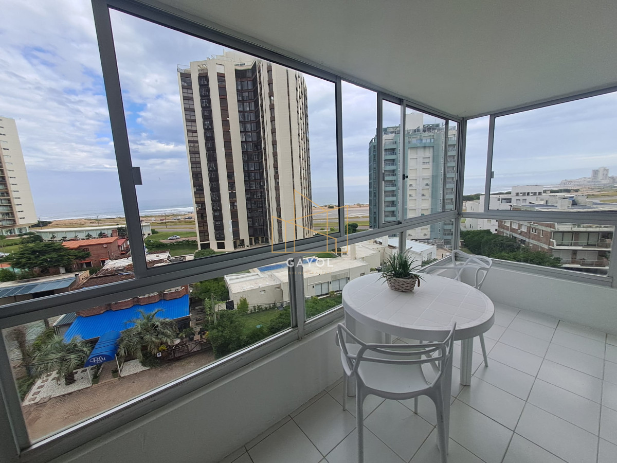 Apartamento ID.895 - Apartamento en Brava - Punta del Este con vista y parrillero. 