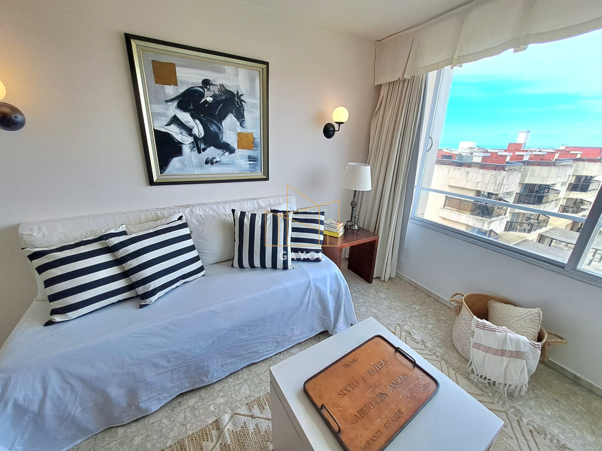 Apartamento ID.665 - Venta. Península, 1 dormitorio y medio garaje.