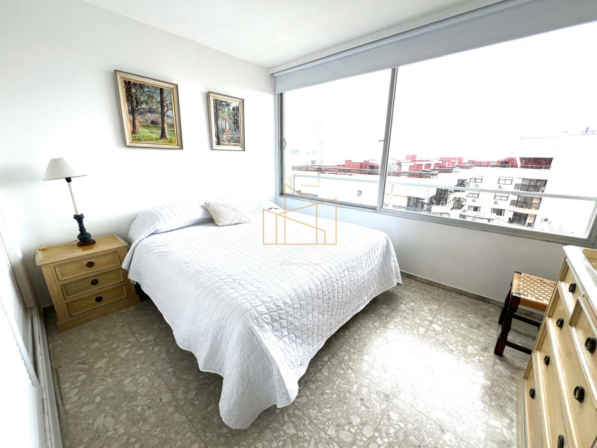 Apartamento ID.665 - Venta. Península, 1 dormitorio y medio garaje.