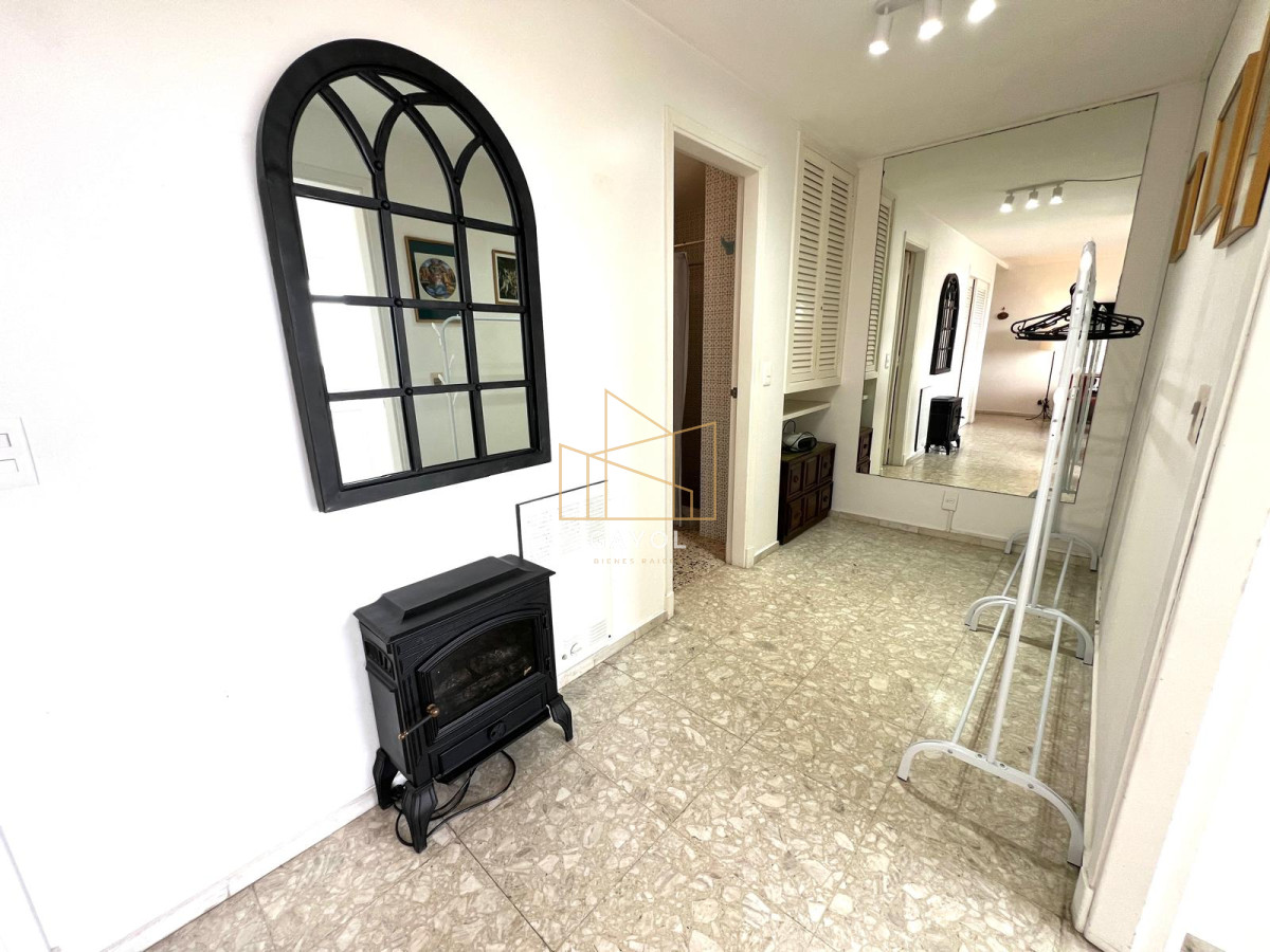 Apartamento ID.665 - Venta. Península, 1 dormitorio y medio garaje.