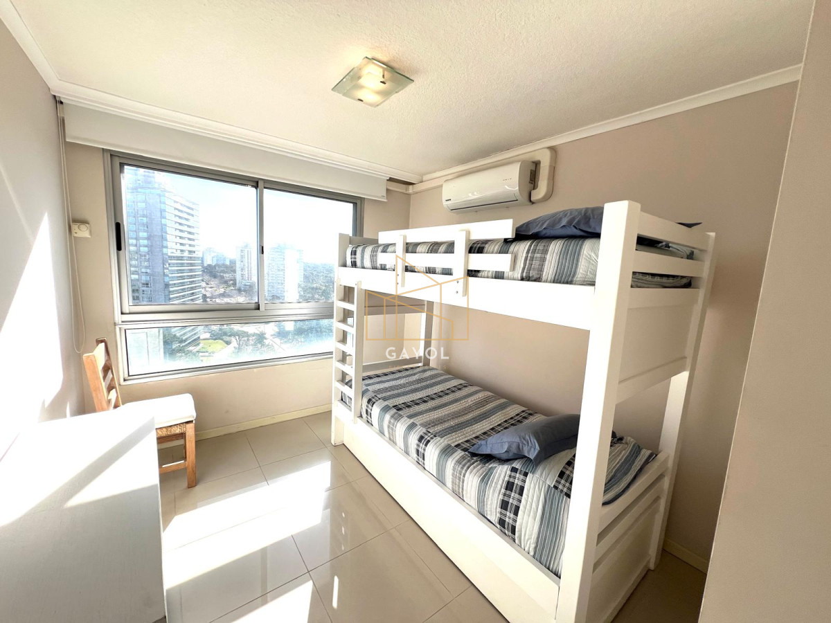 Apartamento ID.1029 - apartamento en venta de 3 dormitorios 3 baños, zona shopping, punta del este