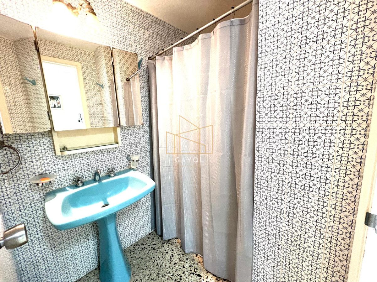Apartamento ID.665 - Venta. Península, 1 dormitorio y medio garaje.