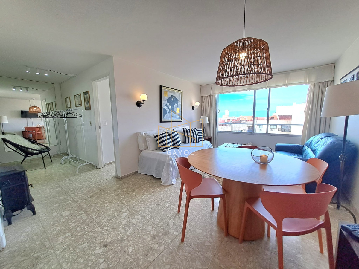 Apartamento ID.665 - Venta. Península, 1 dormitorio y medio garaje.