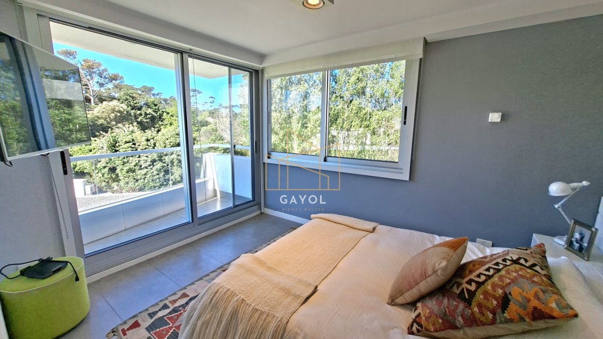 Apartamento ID.983 - Excepcional plata en primera linea mansa 