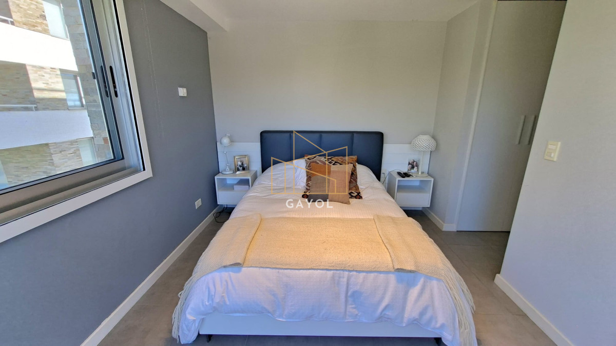 Apartamento ID.983 - Excepcional plata en primera linea mansa 