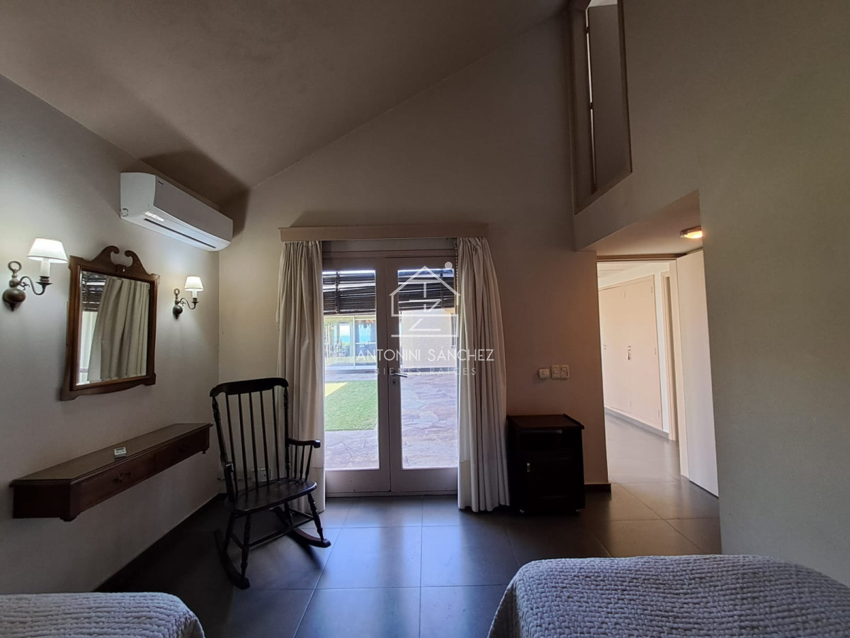 Casa ID.2789 - casa en primera linea frente al mar mansa