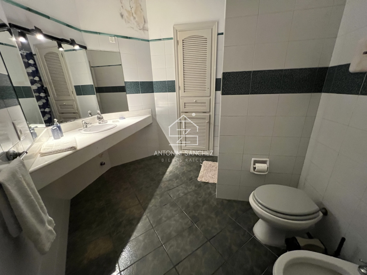 Casa ID.2773 - Casa en lugano, 5 dormitorios 4 baños y dependencias de servicios