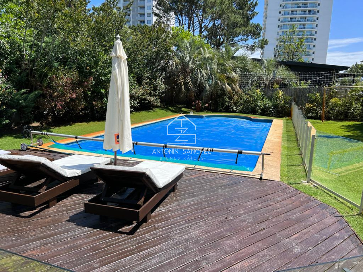 Casa ID.2773 - Casa en lugano, 5 dormitorios 4 baños y dependencias de servicios