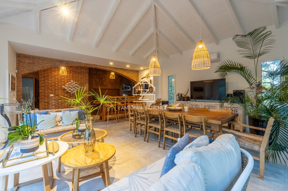 Casa ID.5102 - ESPECTACULAR CASA EN ZONA SHOPPING