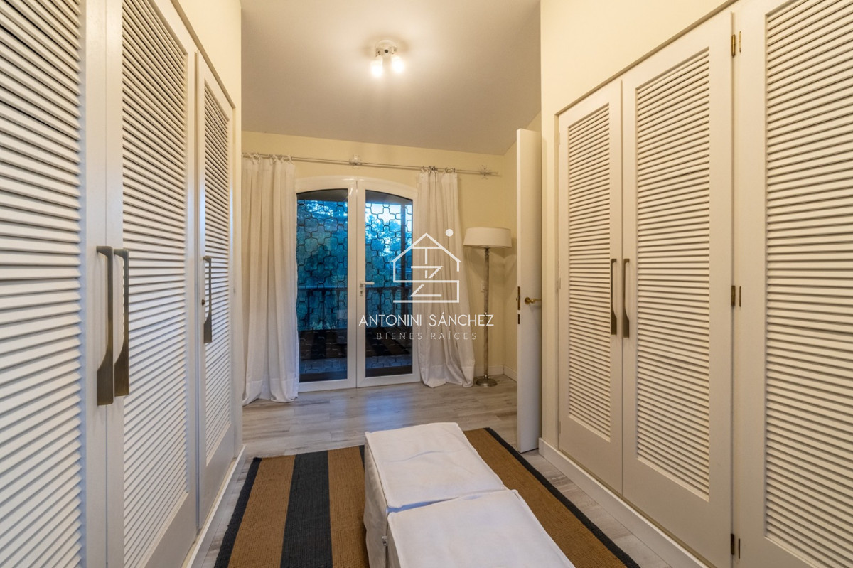 Casa ID.5102 - ESPECTACULAR CASA EN ZONA SHOPPING