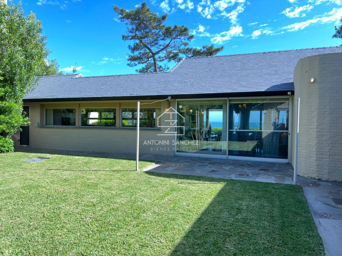 Casa ID.2789 - casa en primera linea frente al mar mansa