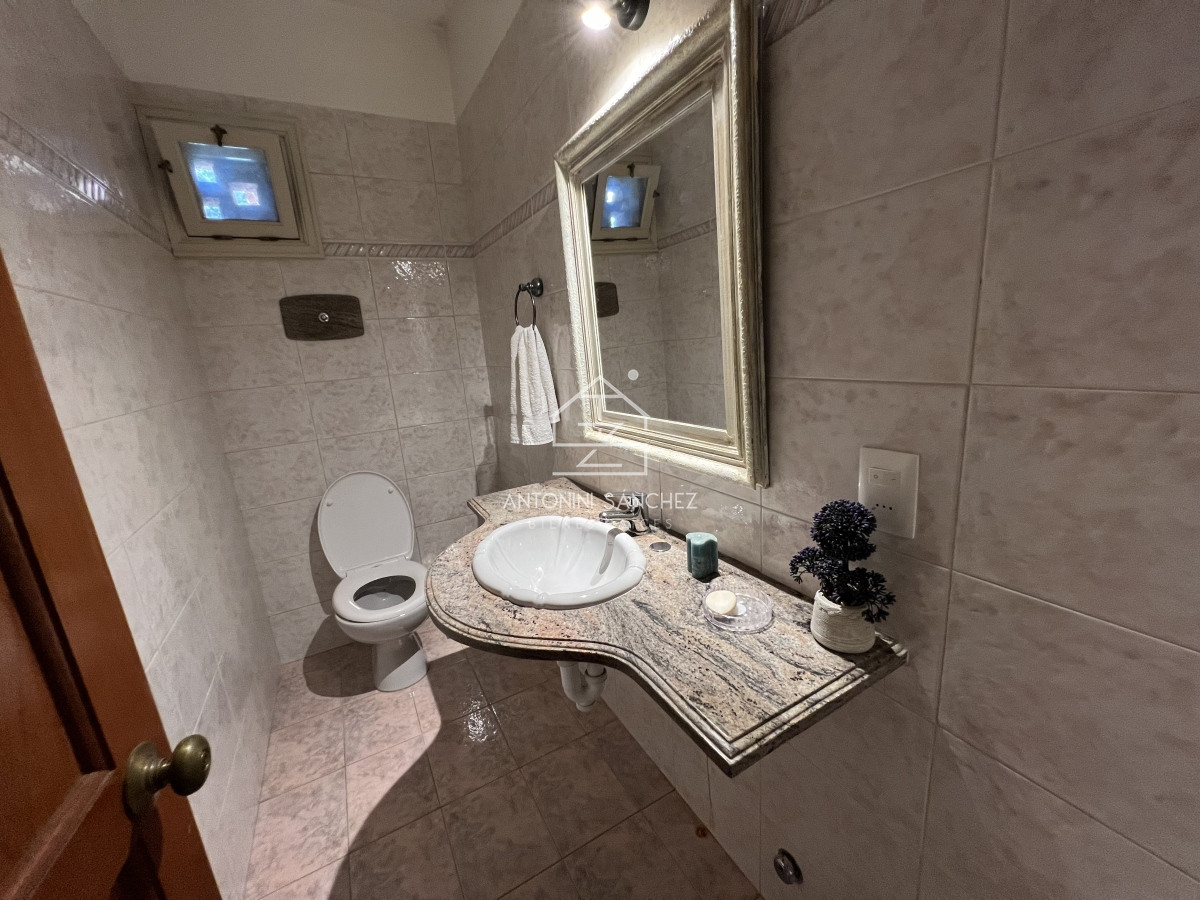 Casa ID.2773 - Casa en lugano, 5 dormitorios 4 baños y dependencias de servicios