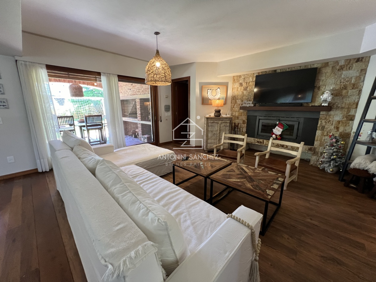 Casa ID.2773 - Casa en lugano, 5 dormitorios 4 baños y dependencias de servicios