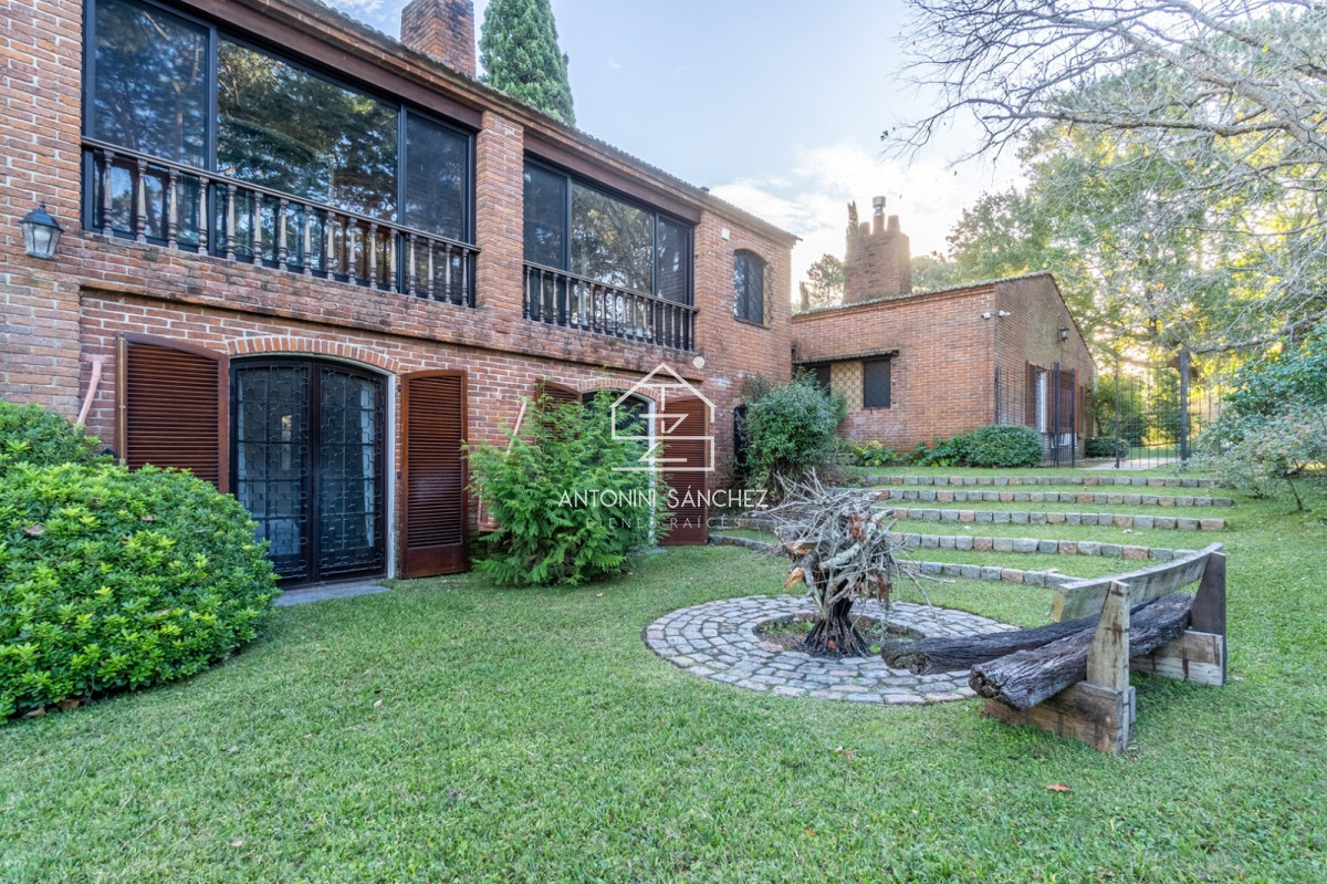 Casa ID.5102 - ESPECTACULAR CASA EN ZONA SHOPPING