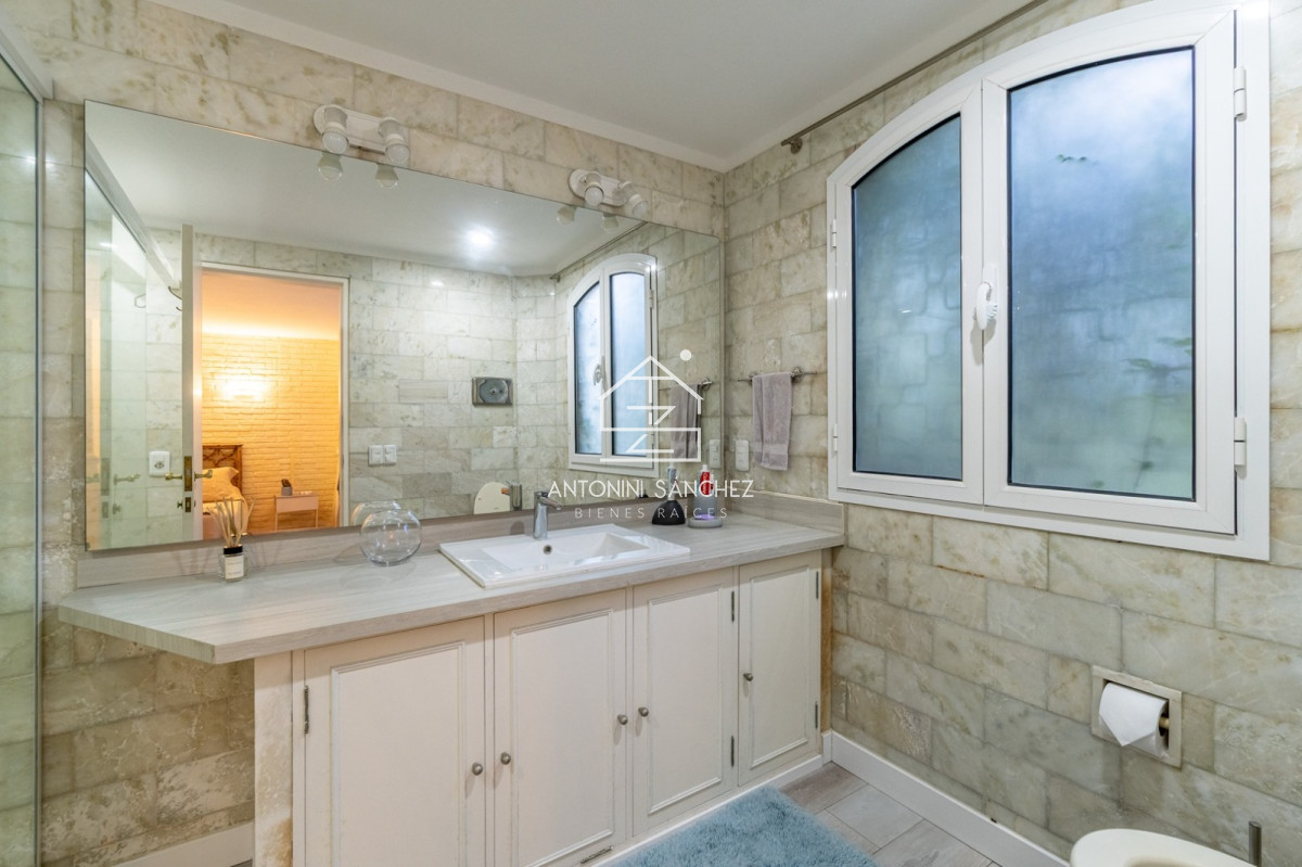 Casa ID.5102 - ESPECTACULAR CASA EN ZONA SHOPPING