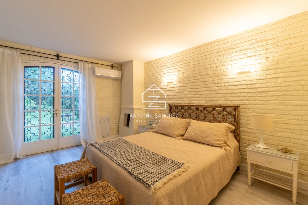 Casa ID.5102 - ESPECTACULAR CASA EN ZONA SHOPPING