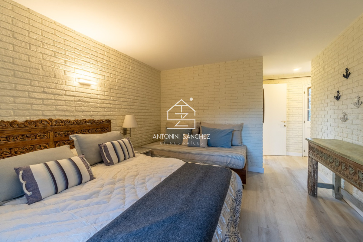 Casa ID.5102 - ESPECTACULAR CASA EN ZONA SHOPPING