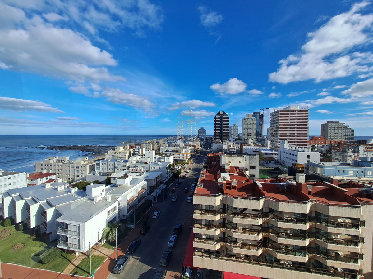 Apartamento ID.806 - Apartamento en venta con vista al mar en Punta del Este