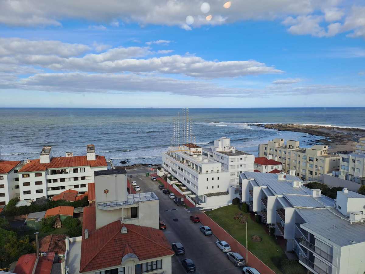 Apartamento ID.806 - Apartamento en venta con vista al mar en Punta del Este