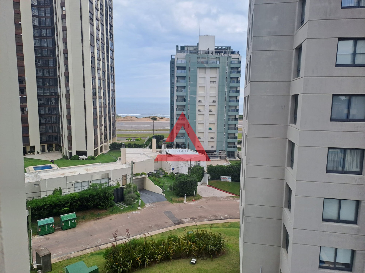 Apartamento ID.198 - Apartamento en Brava - Punta del Este con vista y parrillero. 