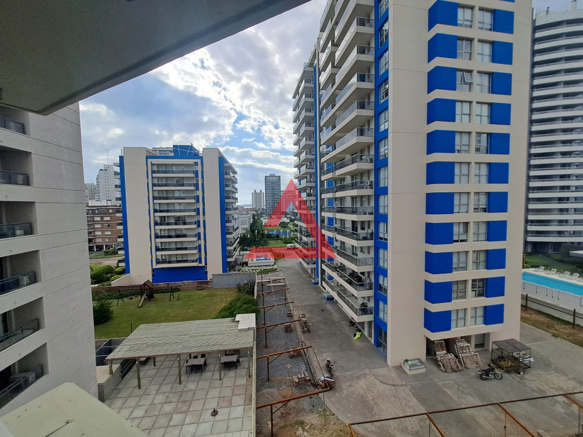 Apartamento ID.198 - Apartamento en Brava - Punta del Este con vista y parrillero. 