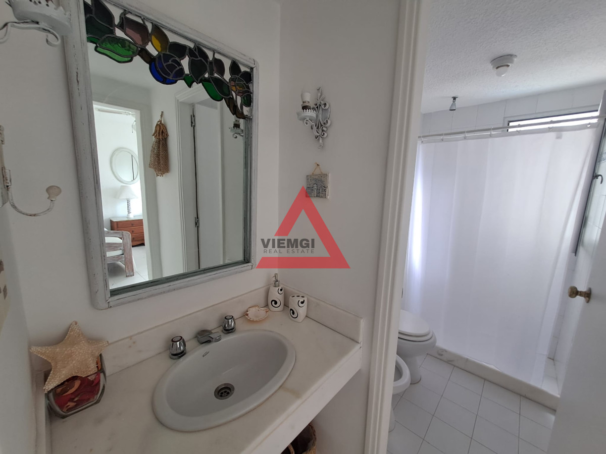 Apartamento ID.198 - Apartamento en Brava - Punta del Este con vista y parrillero. 